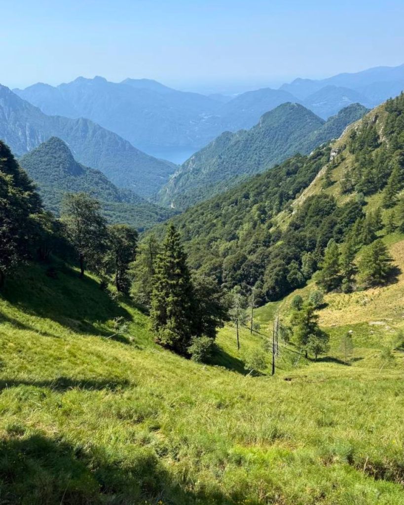 Rifugio Bietti-Buzzi dal Cainallo passando dalla Porta di Prada
