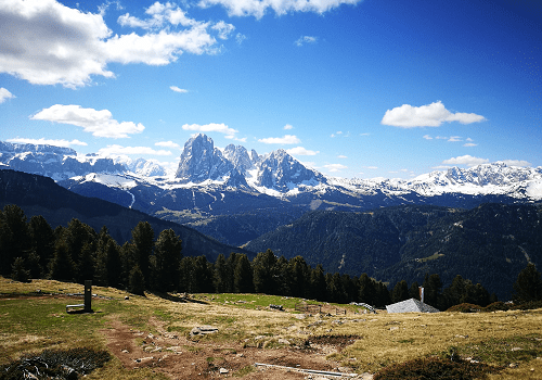 Vista sulle Dolomiti, Sassolungo e Sassocorto, in Trentino Alto Adige