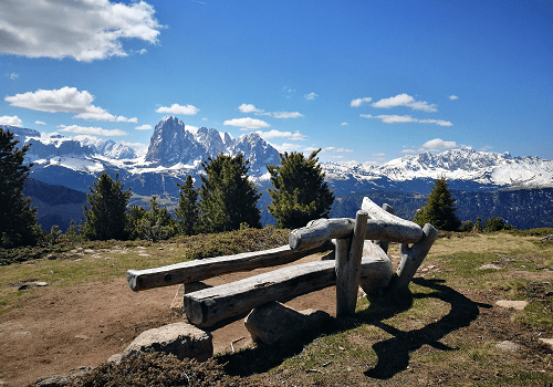 Sentiero dalla funicolare Resciesa al Rifugio Brogles