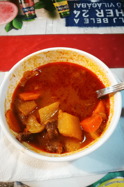 goulash tipico ungherese