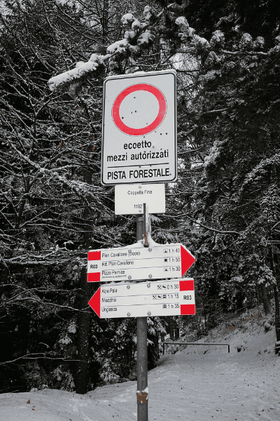 Cartelli indicazioni sentieri Val Grande per Pian Cavallone