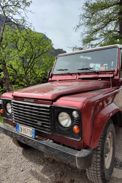 Jeep del Rifugio Tavecchia per raggiungere la Val Biandino