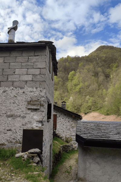 trekking lecco, sentieri e case di premana