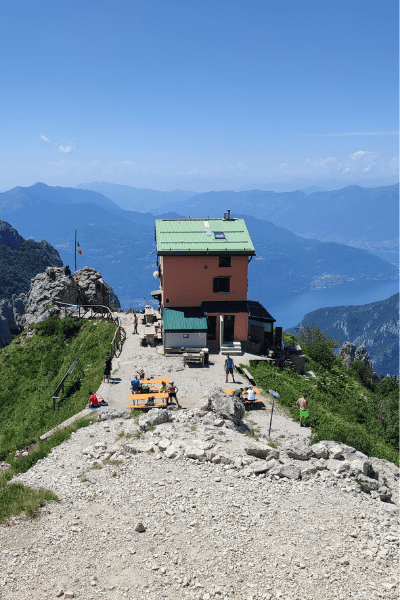 Rifugio Rosalba, sentiero delle Foppe dai Pian dei Resinelli