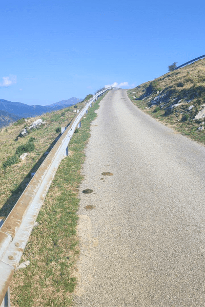 Strada verso il Rifugio Sec, Monte Cornizzolo