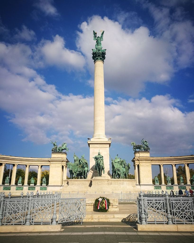 Piazza degli Eroi Budapest