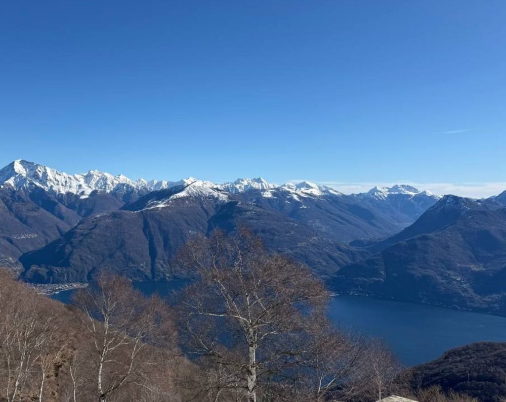 Panorama sul Lago di Como dal Rifugio Menaggio