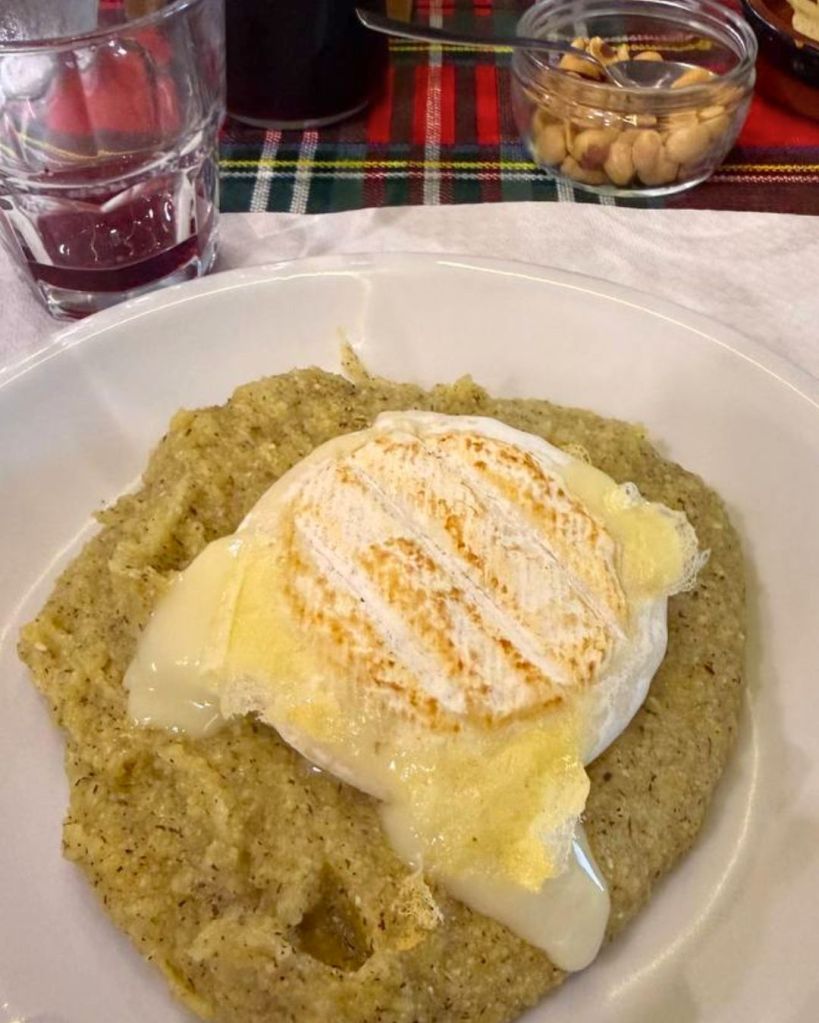 Tomino con polenta - Pranzo al Ristoro Alpe Premaniga