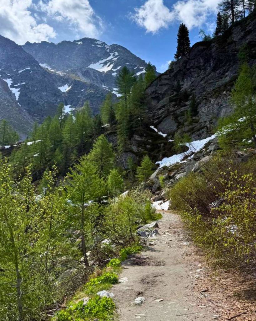 dal Ristorante Genzianella al Lago d'Arpy - valle d'aosta