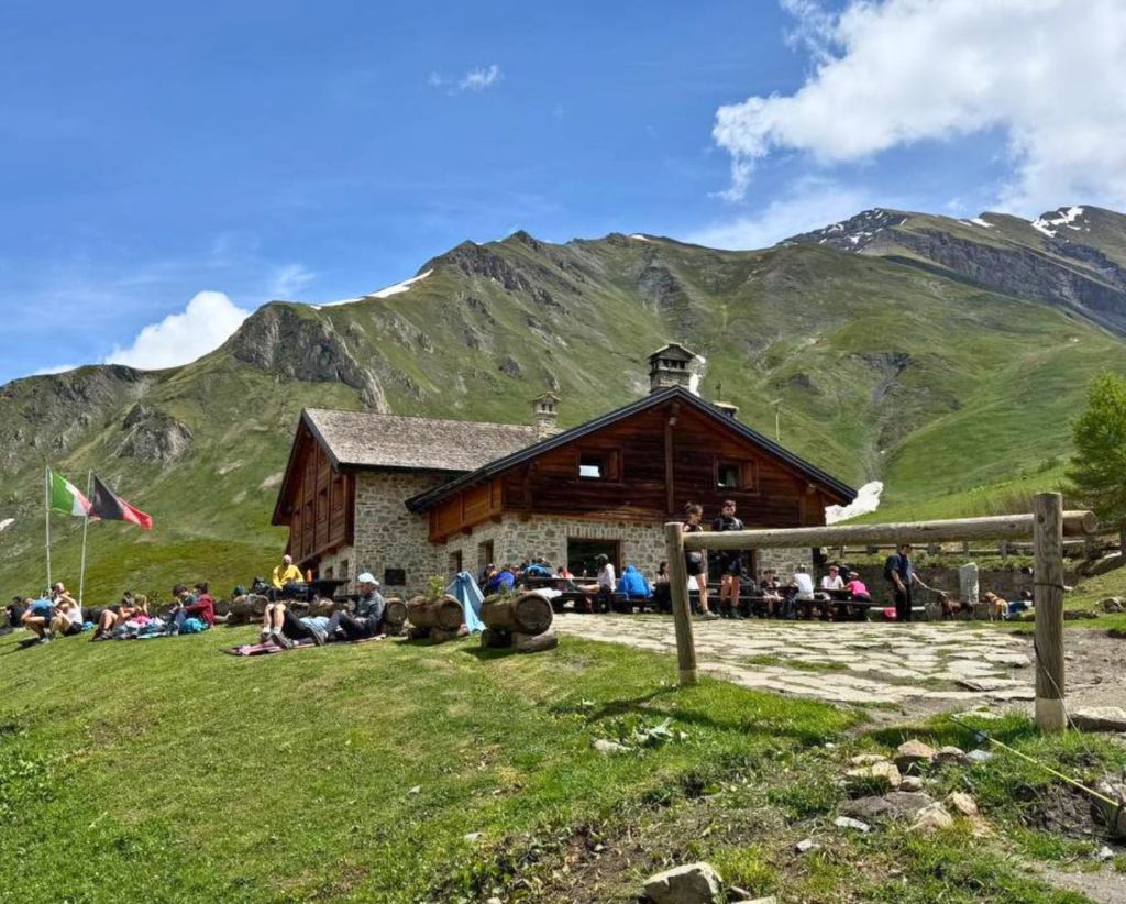 Itinerario da Lavachey al Rifugio Bonatti